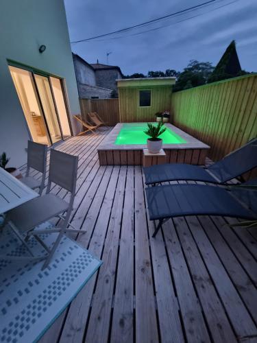 Балкон/тераса, Villa Caillou in Fronsac Балкон/тераса, Villa Caillou in Fronsac