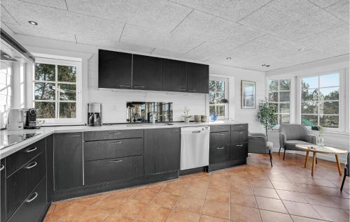 Kitchen, Stunning Home In Blavand With Wifi in Vejers Strand Kitchen, Stunning Home In Blavand With Wifi in Vejers Strand