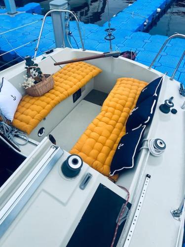 Ubytování na plachetnici (Ubytovani na plachetnici) in Krecovice - Nova Zivohost Ubytování na plachetnici (Ubytovani na plachetnici) in Krecovice - Nova Zivohost