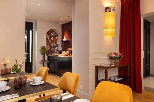 Food and beverages, Mayflower Paris Opera in Paris Food and beverages, Mayflower Paris Opera in Paris