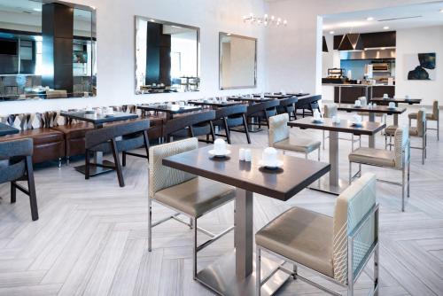 Restaurante, Home2 Suites by Hilton Columbia Downtown in Columbia City Center Restaurante, Home2 Suites by Hilton Columbia Downtown in Columbia City Center
