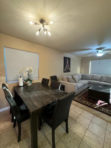 Cozy stays for family and business in Clearlake (CA) Cozy stays for family and business in Clearlake (CA)