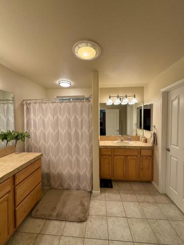 Cozy stays for family and business in Clearlake (CA) Cozy stays for family and business in Clearlake (CA)