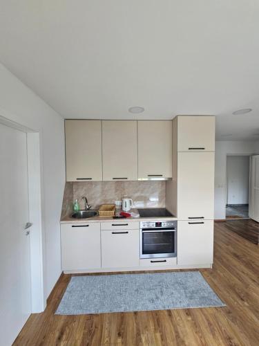 Apartmani gradina Tuzla in Tuzla Apartmani gradina Tuzla in Tuzla