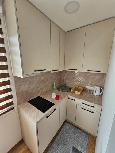 Apartmani gradina Tuzla in Tuzla Apartmani gradina Tuzla in Tuzla