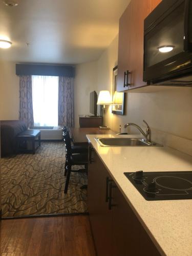 Aspen Suites Hotel Sitka in Sitka (AK) Aspen Suites Hotel Sitka in Sitka (AK)