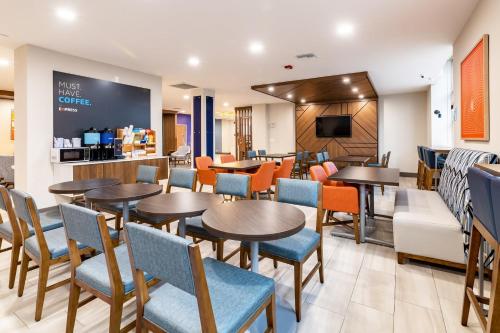 Ételek és italok, Holiday Inn Express Van Nuys By IHG in Burbank Ételek és italok, Holiday Inn Express Van Nuys By IHG in Burbank