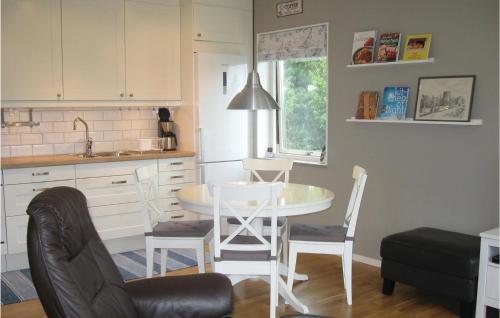 Kitchen, Lovely Apartment In Visby With Wifi in Djupkvior Kitchen, Lovely Apartment In Visby With Wifi in Djupkvior