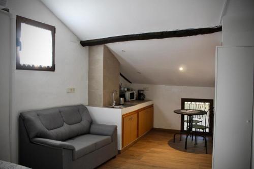 Buhardilla barranquilla in Poyales Del Hoyo Buhardilla barranquilla in Poyales Del Hoyo