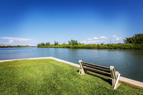 View, Belleview Gulf Condos in Indian Shores (FL) View, Belleview Gulf Condos in Indian Shores (FL)