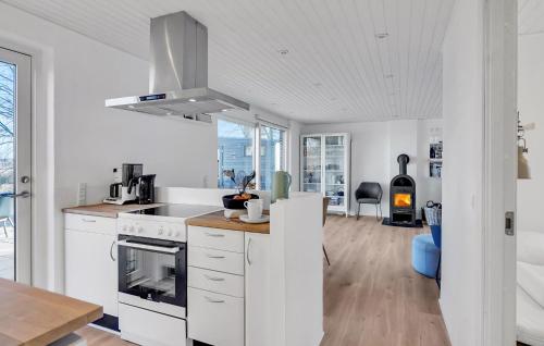 Kitchen, Stunning Home In Hadsund With Wifi in Hadsund Kitchen, Stunning Home In Hadsund With Wifi in Hadsund