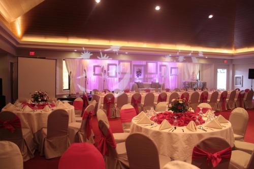 Banquet hall, Pinnacle Hotel and Suites in Poblacion Banquet hall, Pinnacle Hotel and Suites in Poblacion