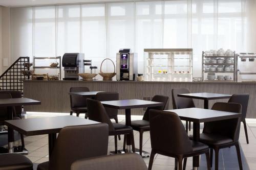 Comida y bebida, Brit Hotel de Grignan Vichy in Vichy Comida y bebida, Brit Hotel de Grignan Vichy in Vichy