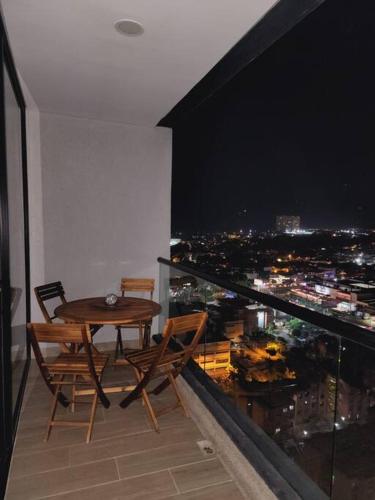 Balcony/terrace, Apartamento de lujo con espectacular vista en Ibague near Centro Comercial Multicentro Ibague Balcony/terrace, Apartamento de lujo con espectacular vista en Ibague near Centro Comercial Multicentro Ibague
