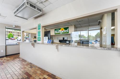 Budgetel Inn and Suites in Fulton Country Airport Budgetel Inn and Suites in Fulton Country Airport