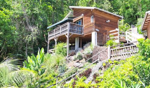 Le Bougainvillier Blanc in Pointe-Noire Le Bougainvillier Blanc in Pointe-Noire
