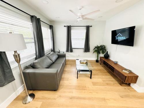 Progresso Apartments & Homes by Lowkl in Wilton Manors Progresso Apartments & Homes by Lowkl in Wilton Manors