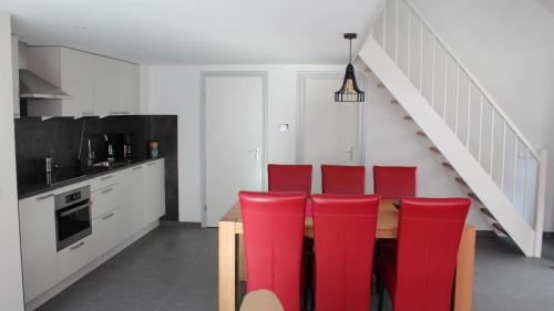 Nettes Ferienhaus in Stavenisse mit Terrasse und Grill in Stavenisse Nettes Ferienhaus in Stavenisse mit Terrasse und Grill in Stavenisse