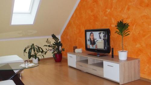 Komfortable Ferienwohnung mit Balkon und Blick in den Schlosspark in Panschwitz-Kuckau Komfortable Ferienwohnung mit Balkon und Blick in den Schlosspark in Panschwitz-Kuckau