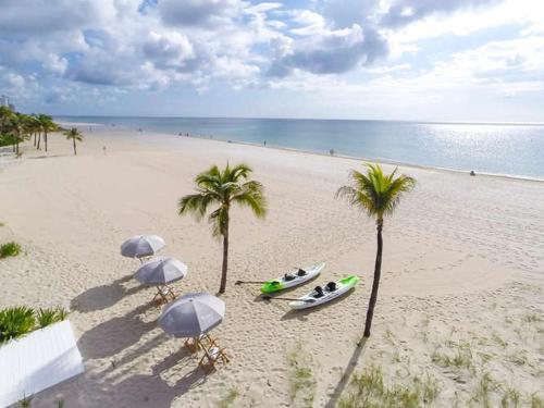 Beach, Tides Inn Hotel in Lauderdale-by-the-Sea Beach, Tides Inn Hotel in Lauderdale-by-the-Sea