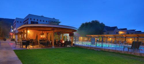 Létesítmények, Bowmont Motel in Penticton City Center Létesítmények, Bowmont Motel in Penticton City Center