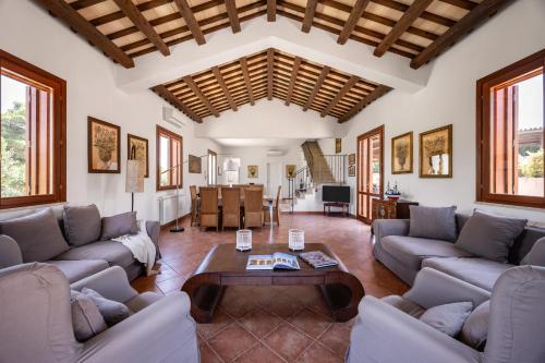 ห้องส่วนกลางสำหรับนั่งเล่น/ดูทีวี, Villa sui Colli Ericini con Piscina in อดราญญา ห้องส่วนกลางสำหรับนั่งเล่น/ดูทีวี, Villa sui Colli Ericini con Piscina in อดราญญา