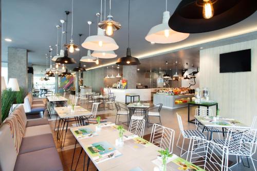 Restaurant, ibis Styles Jakarta Sunter in Sunter Restaurant, ibis Styles Jakarta Sunter in Sunter