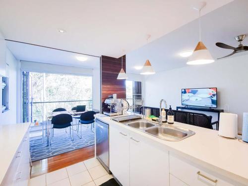 Kitchen, Glebe Guest House Air-con in Glebe Kitchen, Glebe Guest House Air-con in Glebe