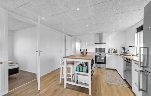 Kitchen, Nice Home In Tarm With Kitchen in Skuldbol Kitchen, Nice Home In Tarm With Kitchen in Skuldbol