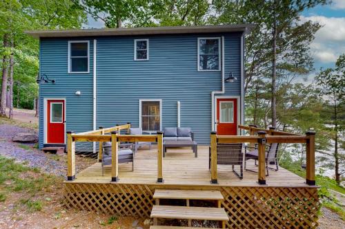 Rockview Road Retreat