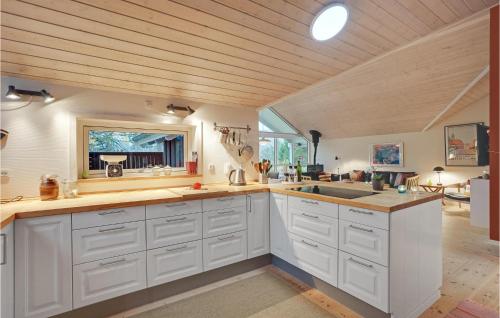 Kitchen, 3 Bedroom Lovely Home In Ebeltoft in Ebeltoft Kitchen, 3 Bedroom Lovely Home In Ebeltoft in Ebeltoft