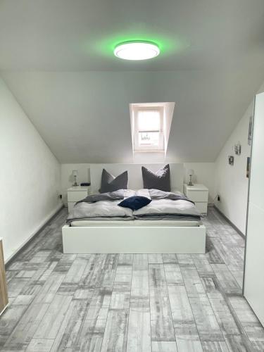 Casa Antic Große Moderne 45qm wohnung im Zentrum Am Bahnhof Kostenloses WLAN in 薩爾費爾德/薩勒 Casa Antic Große Moderne 45qm wohnung im Zentrum Am Bahnhof Kostenloses WLAN in 薩爾費爾德/薩勒