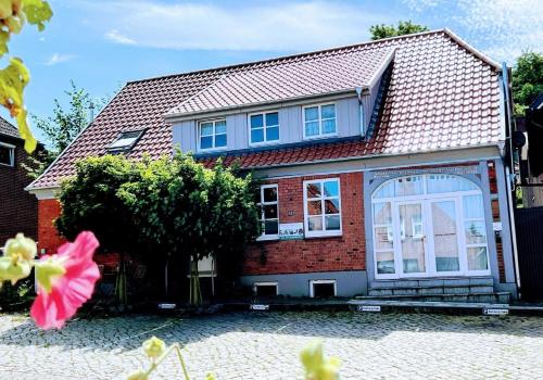 Ferienwohnung für 4 Personen ca 48 m in Bad Segeberg, Schleswig-Holstein Holstein (Komfortable und gepflegte Ferienwohnung fur zwei bis vier Personen mit separatem Bad und separater K) in Bad Segeberg Ferienwohnung für 4 Personen ca 48 m in Bad Segeberg, Schleswig-Holstein Holstein (Komfortable und gepflegte Ferienwohnung fur zwei bis vier Personen mit separatem Bad und separater K) in Bad Segeberg