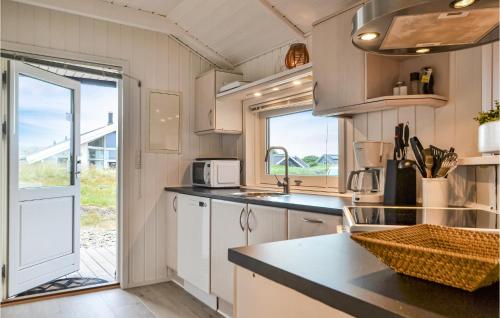 Kitchen, Holiday Home Bjerregardsvej Vi in Hvide Sande Kitchen, Holiday Home Bjerregardsvej Vi in Hvide Sande