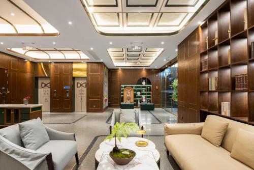 Nostalgia S Hotel (Beijing Fangshan University Town and Guangyangcheng Metro Station) in Fangshan District Nostalgia S Hotel (Beijing Fangshan University Town and Guangyangcheng Metro Station) in Fangshan District
