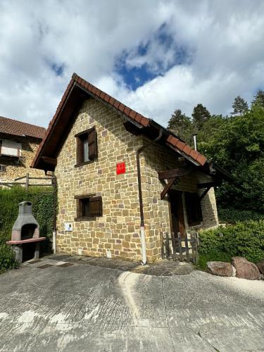A szálláshely kívülről, La central de Azparren, junto a la Selva de Irati in Garaioa A szálláshely kívülről, La central de Azparren, junto a la Selva de Irati in Garaioa