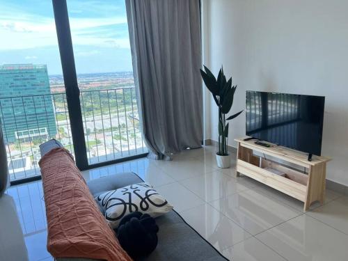 White Suite at Trefoil Setia Alam