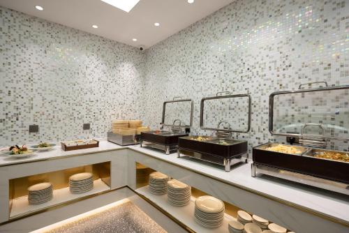 Food and beverages, Nostalgia S Hotel (Hangzhou West Lake and Yintai) in Hangzhou Food and beverages, Nostalgia S Hotel (Hangzhou West Lake and Yintai) in Hangzhou