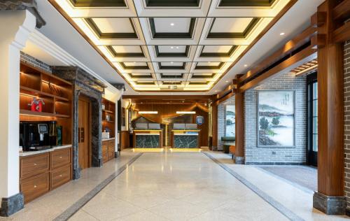 Nostalgia S Hotel (Hangzhou West Lake and Yintai) in Hangzhou Nostalgia S Hotel (Hangzhou West Lake and Yintai) in Hangzhou
