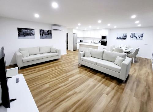 ห้องส่วนกลางสำหรับนั่งเล่น/ดูทีวี, CASA OURO D'ALVA - Luxury Lodging, SPA & WELLNESS in เปนาลวา โด คาสติโล ห้องส่วนกลางสำหรับนั่งเล่น/ดูทีวี, CASA OURO D'ALVA - Luxury Lodging, SPA & WELLNESS in เปนาลวา โด คาสติโล
