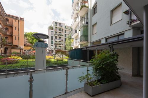 Milan-Corso Lodi Cosy Apartment with small terrace