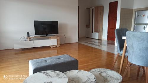 Közös társalgó / TV, PANIMIS Apartment in Usje Közös társalgó / TV, PANIMIS Apartment in Usje