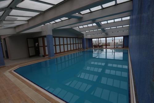 Swimming pool, Hotel Eken Prestige in Bandirma Swimming pool, Hotel Eken Prestige in Bandirma