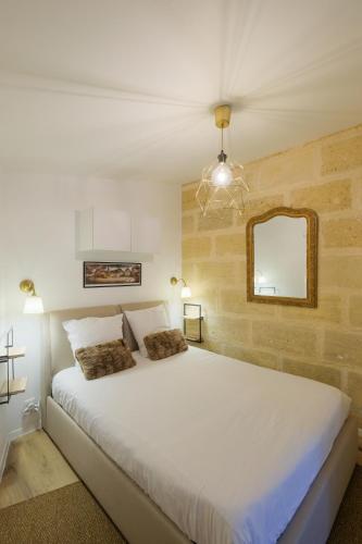 Guestroom, Les Suites d'Alienor, Suite Cosy in Pessac Guestroom, Les Suites d'Alienor, Suite Cosy in Pessac