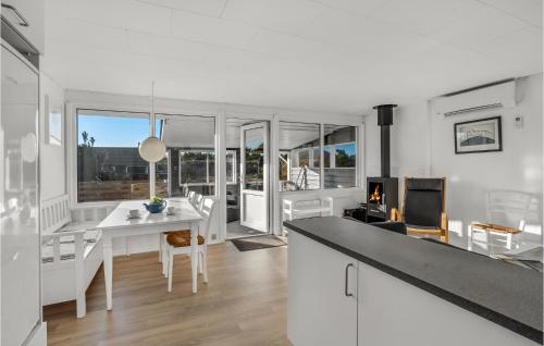 Kitchen, Beautiful Home In Hvide Sande With Wifi in Hvide Sande Kitchen, Beautiful Home In Hvide Sande With Wifi in Hvide Sande