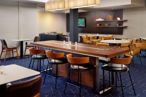 餐廳, 亞特蘭大科尼爾斯萬怡酒店 (Courtyard Atlanta Conyers) in 科尼爾斯(GA) 餐廳, 亞特蘭大科尼爾斯萬怡酒店 (Courtyard Atlanta Conyers) in 科尼爾斯(GA)