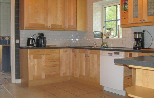 Kitchen, 4 Bedroom Awesome Home In Larbro in Larbro Kitchen, 4 Bedroom Awesome Home In Larbro in Larbro