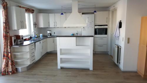 Cocina, Vandrehuset 2 og 3 in Nuuk Cocina, Vandrehuset 2 og 3 in Nuuk