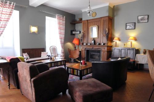 Pub/salon, Maison CHILO in Mauléon-Licharre Pub/salon, Maison CHILO in Mauléon-Licharre