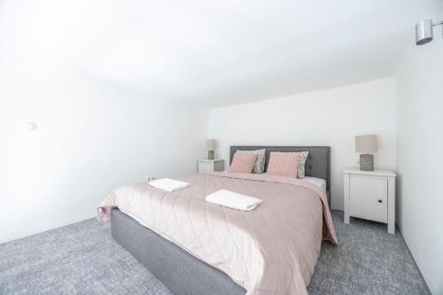 Fabulous Central Dream Home & Retreat